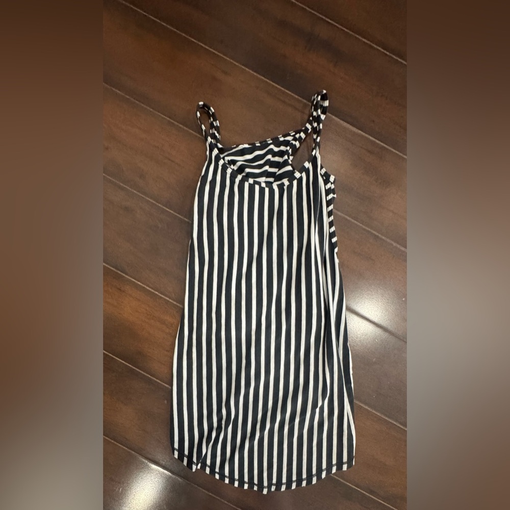 Lululemon size 4 Striped Black and White Women's Top